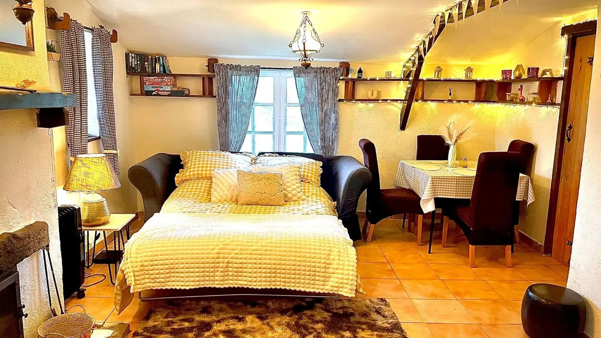 Idyllic Country Cottage Lohuec 0*,  France
